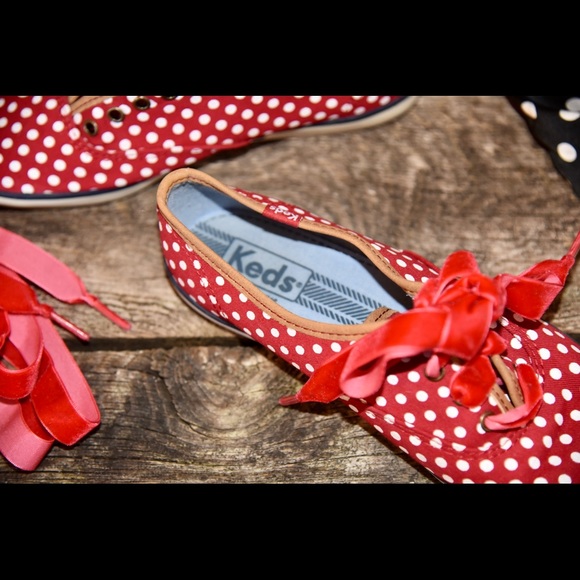 Keds Shoes  Red Polka Dot with  Cutest Red Velvet Ribbon Laces size 6 - Picture 5 of 10